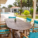 Madia Villa *